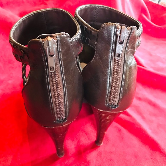 Chinese Laundry, size 6.5, brown heels - Picture 5 of 10